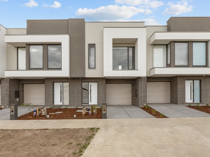 Stylish, Low-Maintenance Living in Prime Narre Warren South Location!