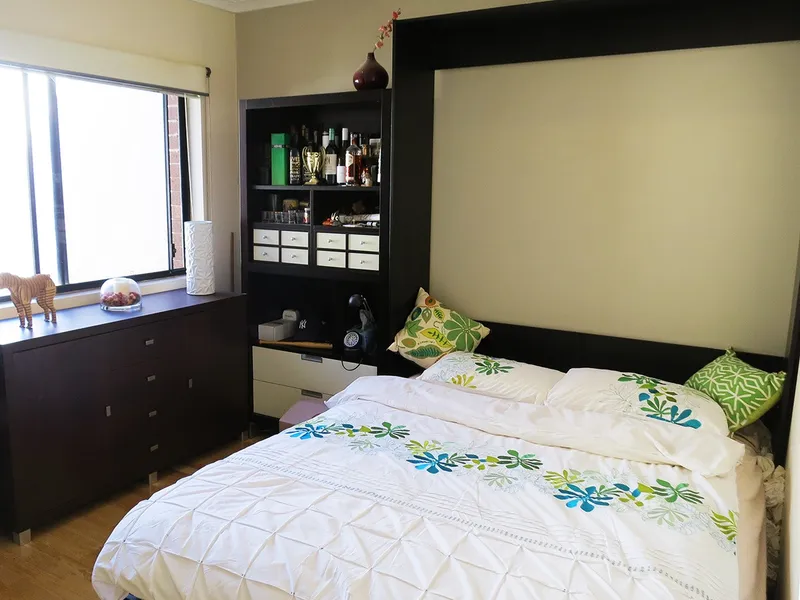 Bright & Sunny Modern 1BR Unfurnished Apartment With Car Space 