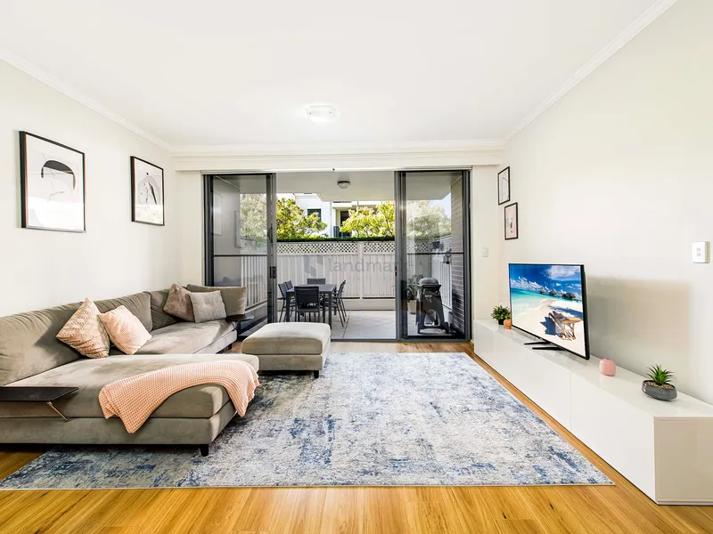 Stylish Courtyard Apartment in a resort style setting - Partly Furnished