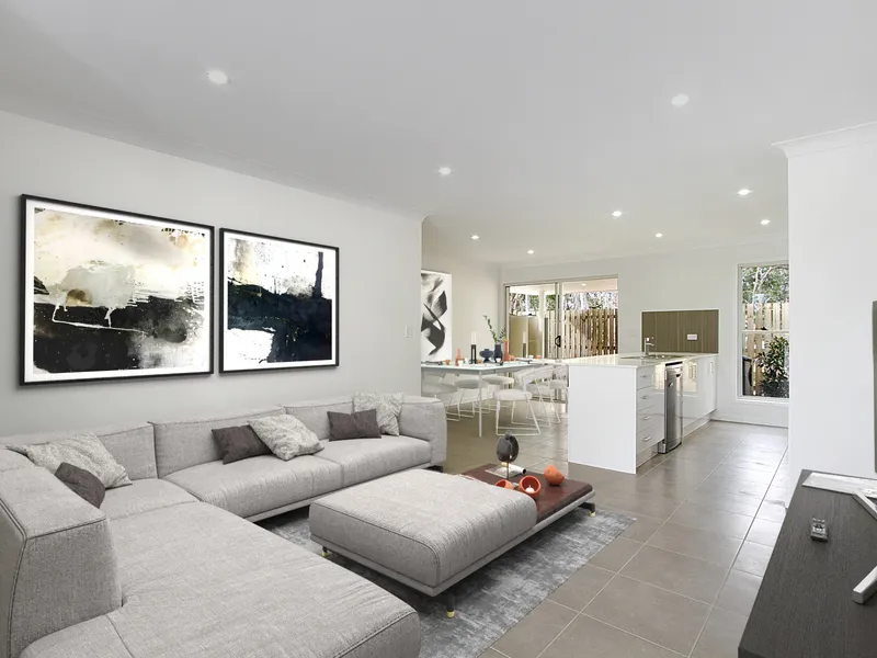 Double-storey Townhouse in quiet complex only 900m walk to Capalaba Shopping Centre