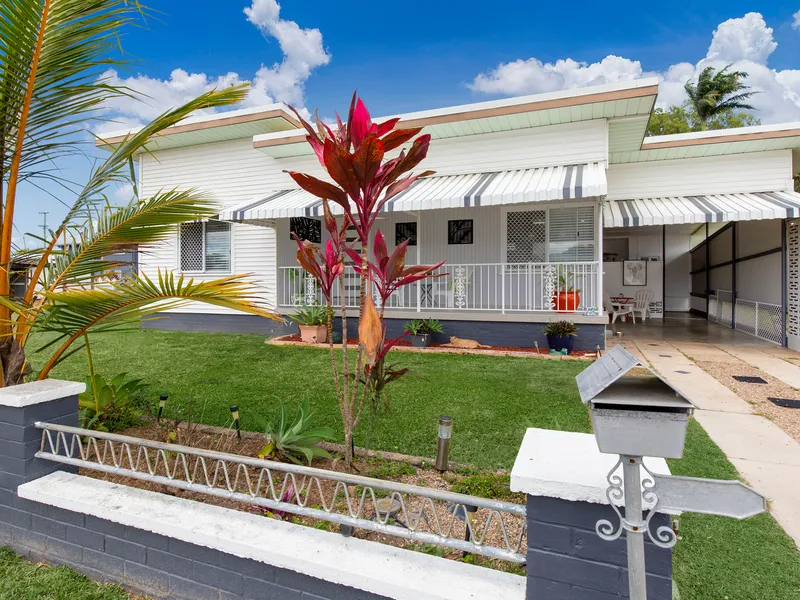 CONTEMPORARY HOME - BIGGER THAN IT LOOKS!