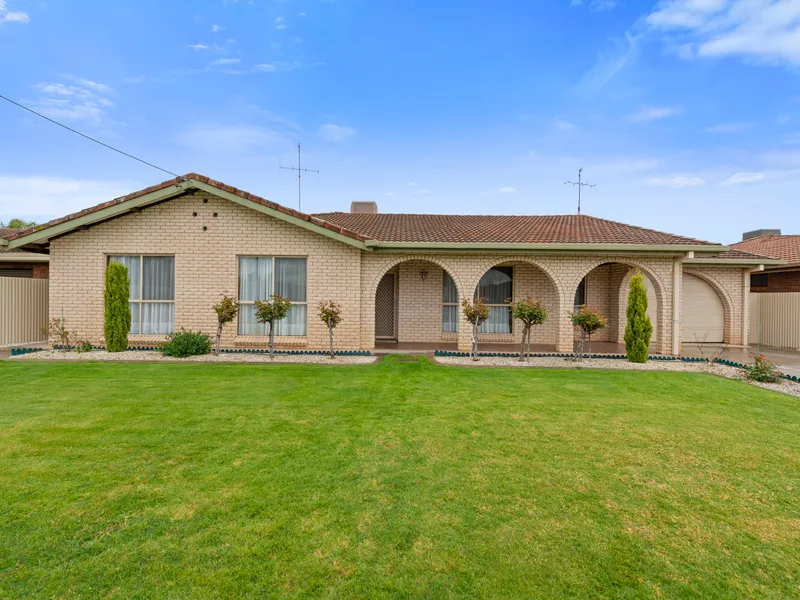 FANTASTIC FINLEY FAMILY HOME