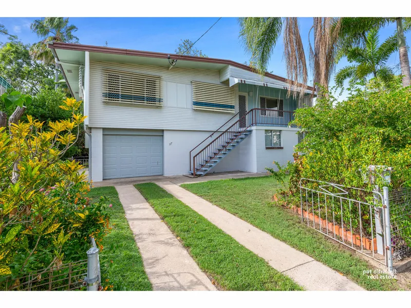 DON'T MISS THIS FRENCHVILLE FIND ON LEAFY 890M2 LOT!