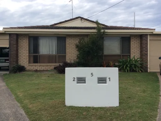 CUTE TWO BEDROOM DUPLEX!!