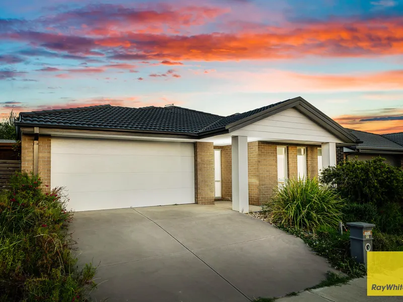 Luxurious Home in the Heart of Point Cook perfect for Leisure Lifestyle