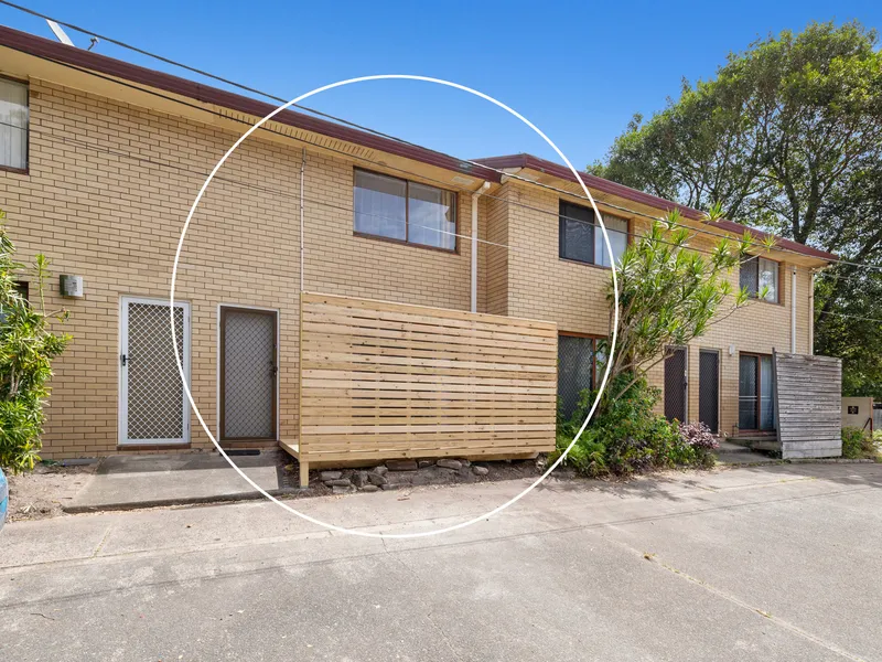 Tastefully Renovated Townhouse
