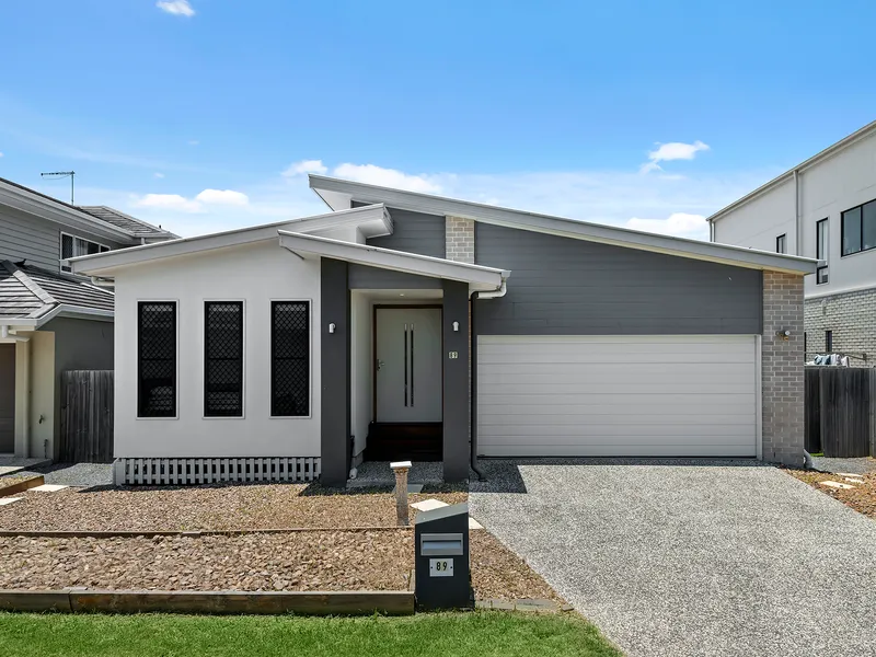 EASY LIVING IN THIS LOW SET PARKSIDE HOME