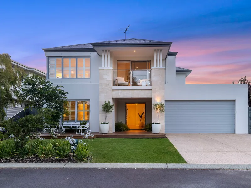 PRESTIGIOUS CAPE RISE FAMILY RESIDENCE