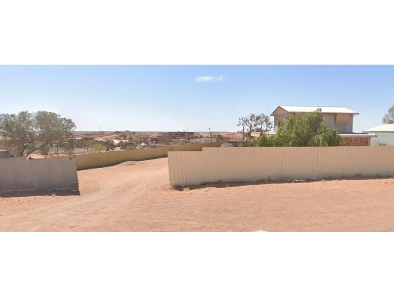 Two Storey 4 bedroom home with excellent views - Large block in excess of 1000 square metre