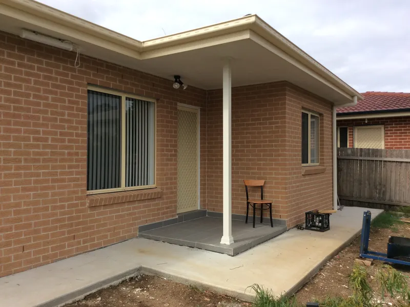 STUNNING GRANNY FLAT