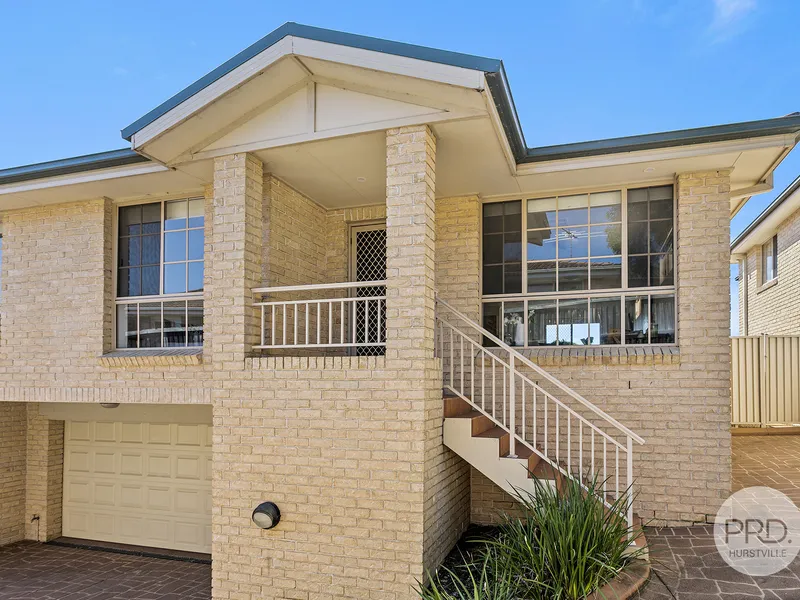 Beautifully Presented Full Brick Townhouse in Convenient Location