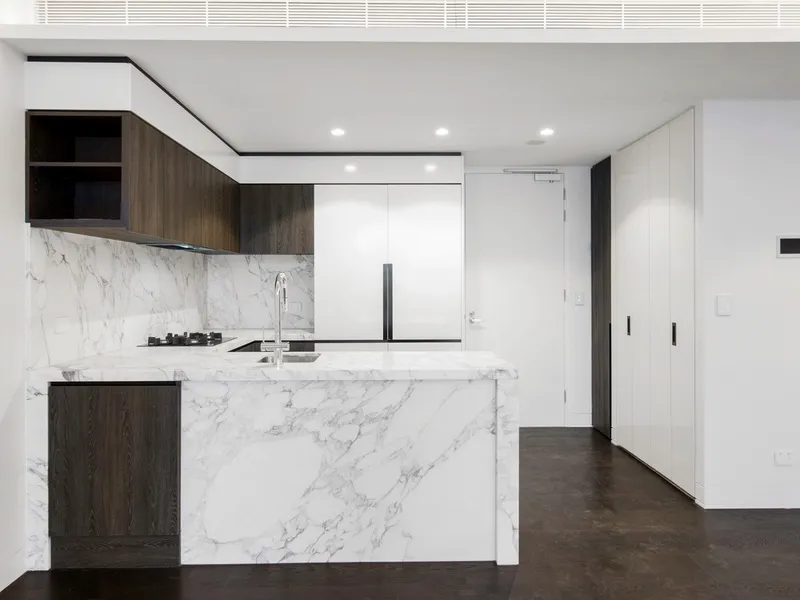 The Hunter - As New Residence With Large Balcony And Additional Study 