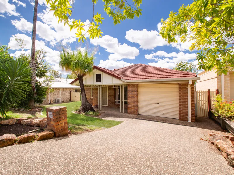 Neat & Tidy Three Bedroom Home in the Highly Sought After Suburb of Flinders View!