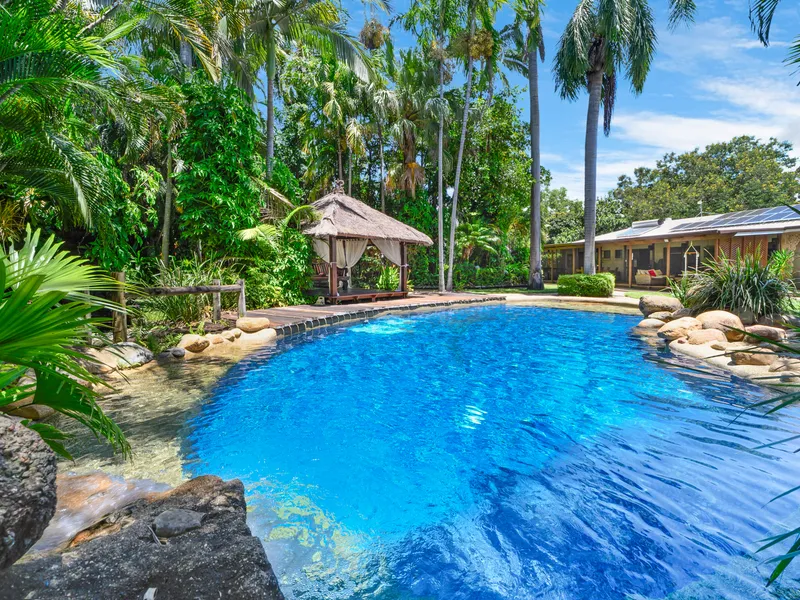YOUR VERY OWN TROPICAL OASIS AWAITS YOU!