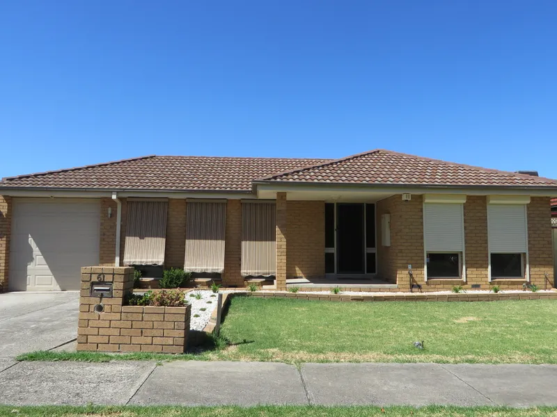 3 Bedrooms & Separate Outdoor room in Blossom Park