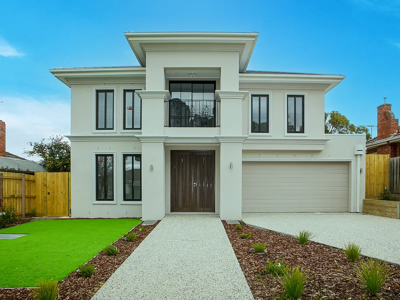 Live large and luxuriously – Brand New Family Home!