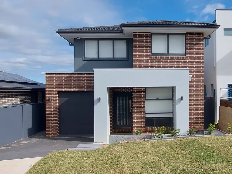 Stunning family home in Hillsbrook estate!