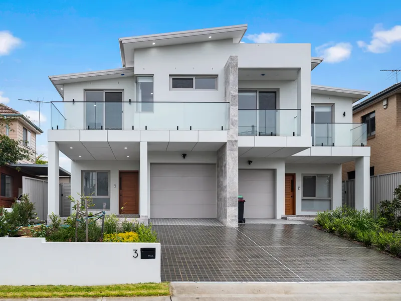 STYLISH BRAND NEW FULL BRICK DUPLEX