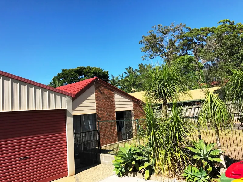 SOLAR POWER, HUGE SHED + POWER, SPACE FOR BOAT/CARAVAN/TRAILER