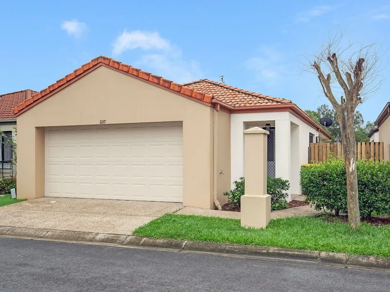 Renovated to Perfection- Backing onto Parkland