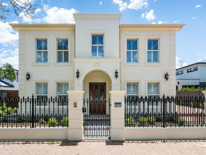 Grand Scale Family Living - Position Perfect