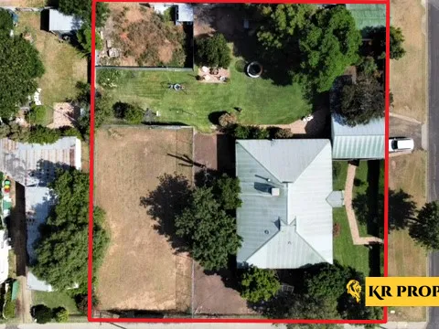 AGELESS CHARM & CHARACTER WITH 6 BEDROOMS ON A DOUBLE BLOCK  