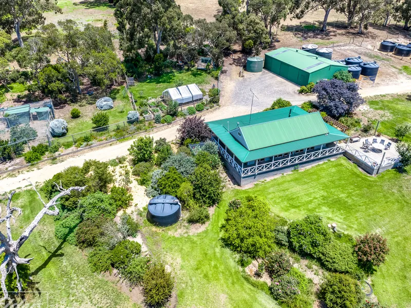 Rural Retreat, Amazing Location - A Sea Change and Tree Change Combined
