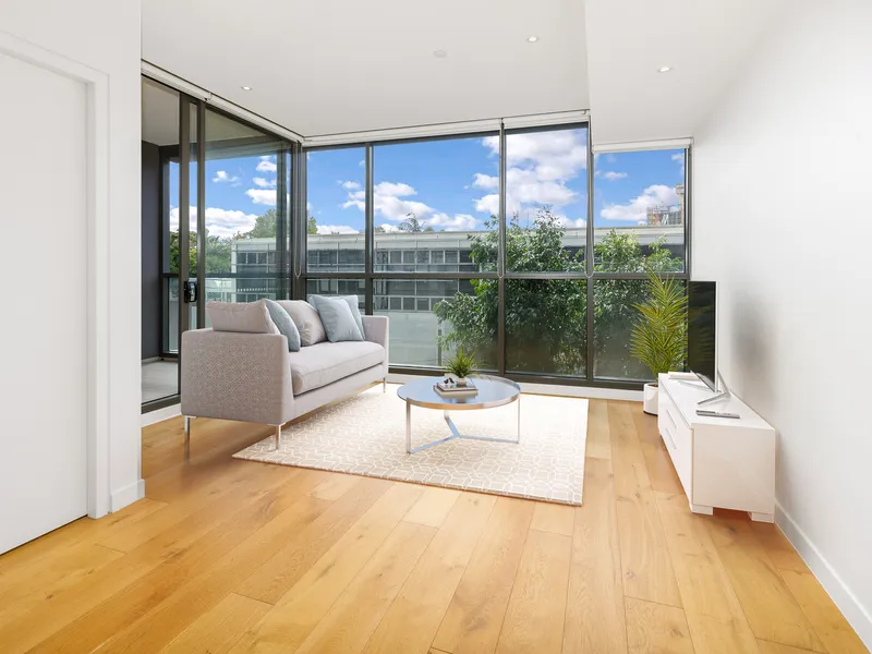 SPACIOUS 1 BED + 1 LARGE STUDY WITH PARKING IN THE HEARTH OF NORTH SYDNEY