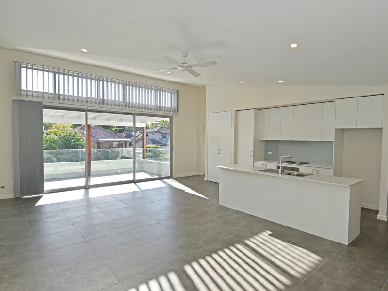 Modern sun drenched unit