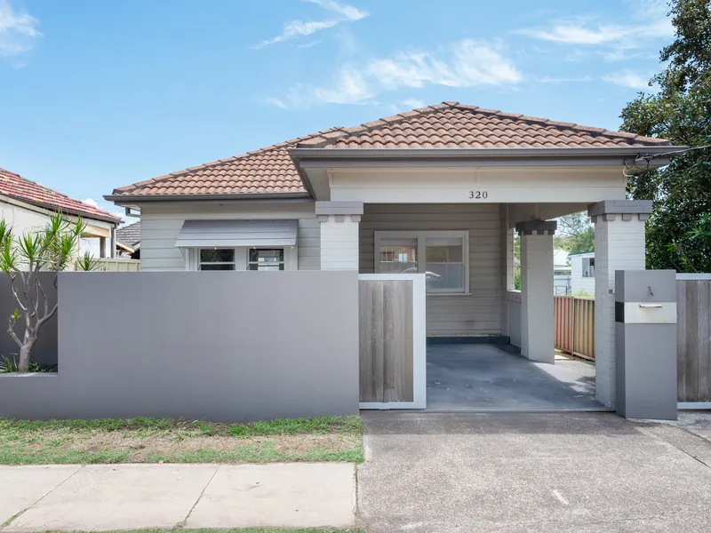 Right in the heart of sought after Cooks Hill