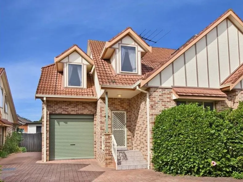 3 Bedrooms Townhouse with study in the main bedroom 