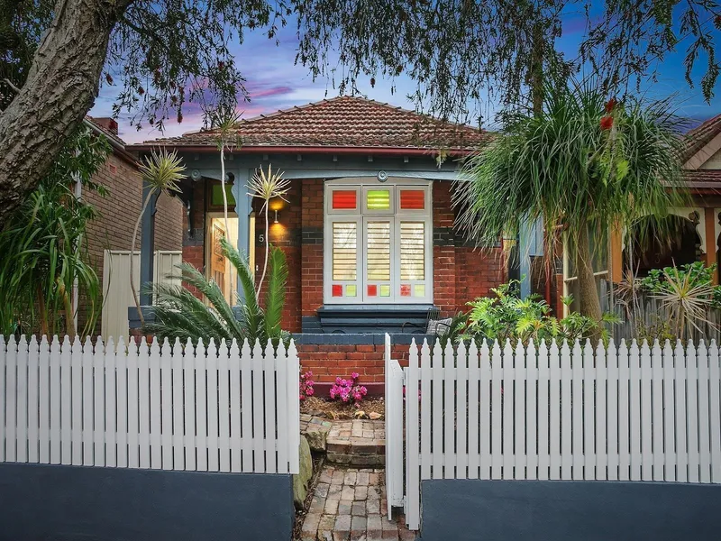 Value for money in freestanding Federation home