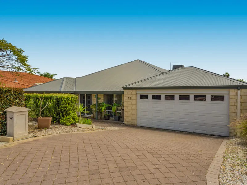 Large Family Home with Big Rear Access Double Garage/Workshop