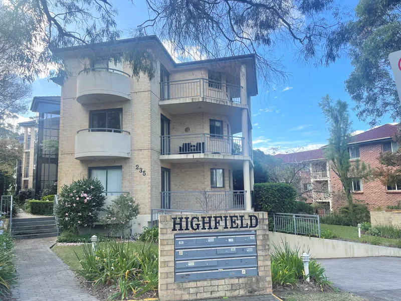 Leafy Outlook with Outdoor living Spaces !