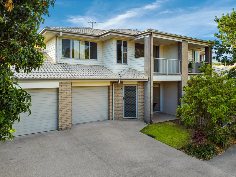 IDEAL INVESTMENT OR FAMILY STARTER HOME IN GATED TOWNHOUSE COMMUNITY