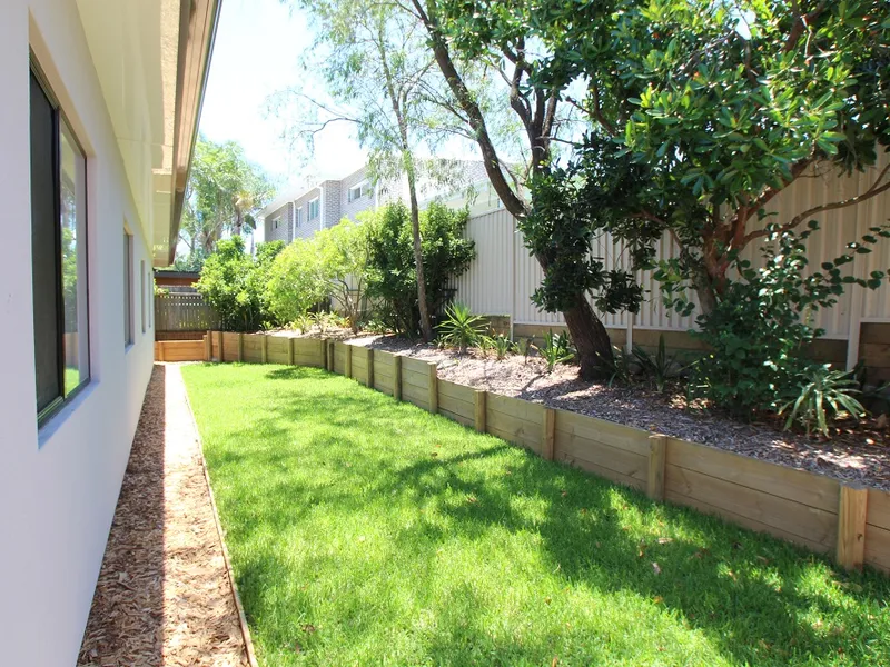 Beautiful Home in a Quiet Street ** Available Now **