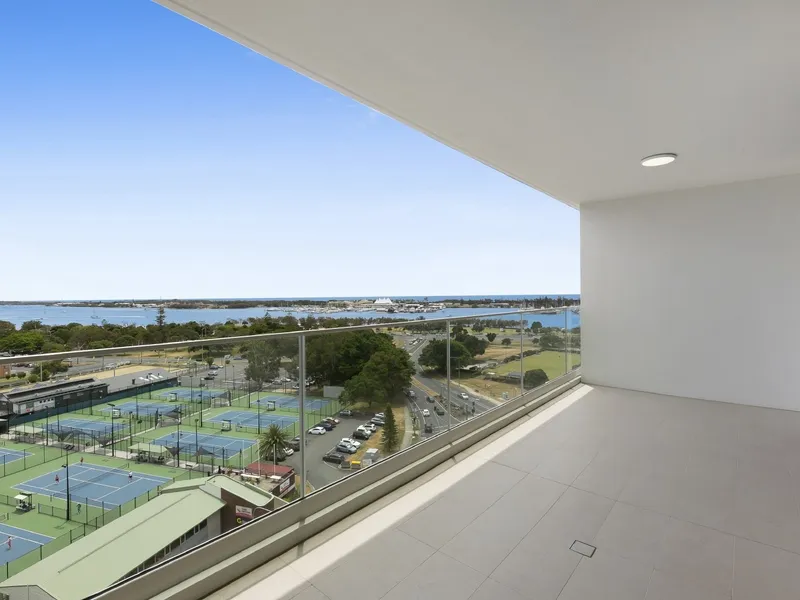 ONE BEDROM UNIT - VIEWS OF WATER - AIR CON & POOL