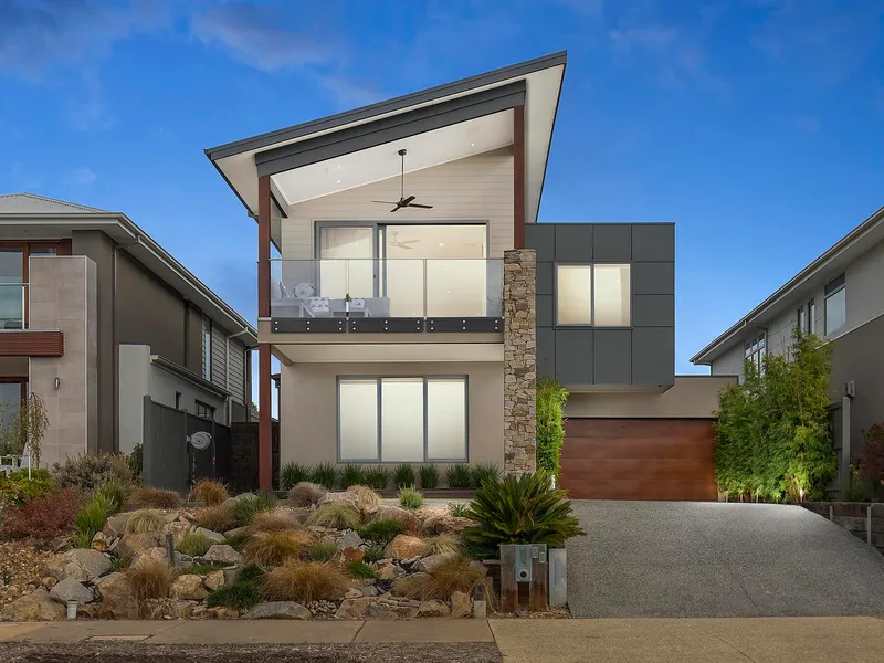 Harbourside luxury with breathtaking views