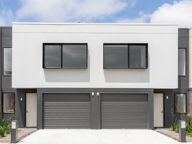 Brand new townhouse with city skyline views in a tranquil urban setting