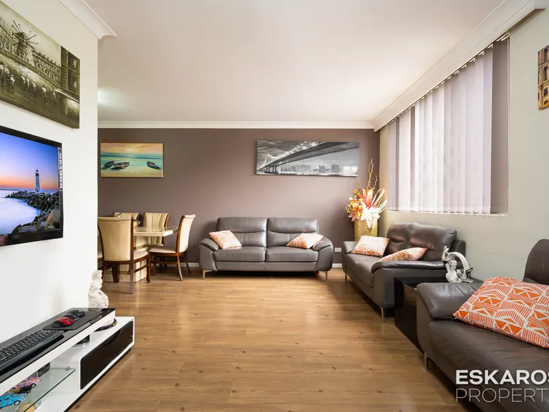 Classically Built Apartment with Modern Finishes