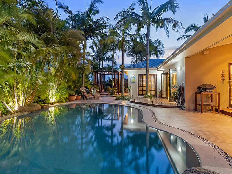 Rare Lake Front Opportunity - REF NO: 4034