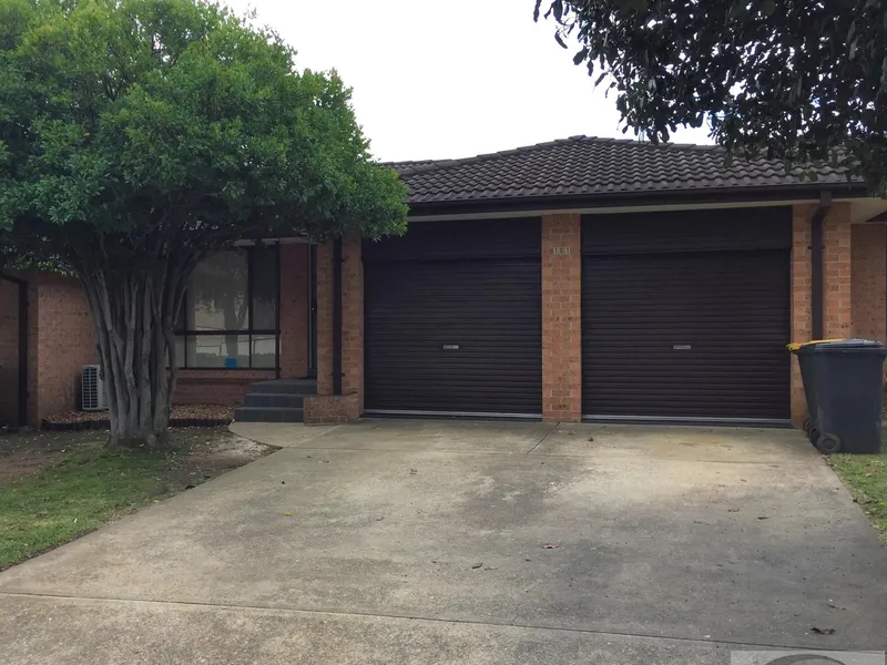 JUST RENOVATED 3 BEDROOM VILLA WITH A DOUBLE GARAGE