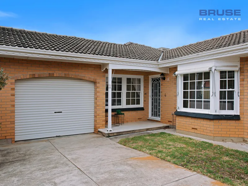 Unit 4 in a small group of 4, single level home units. Recently renovated. Immaculate condition. Known as Miegunyah Court.