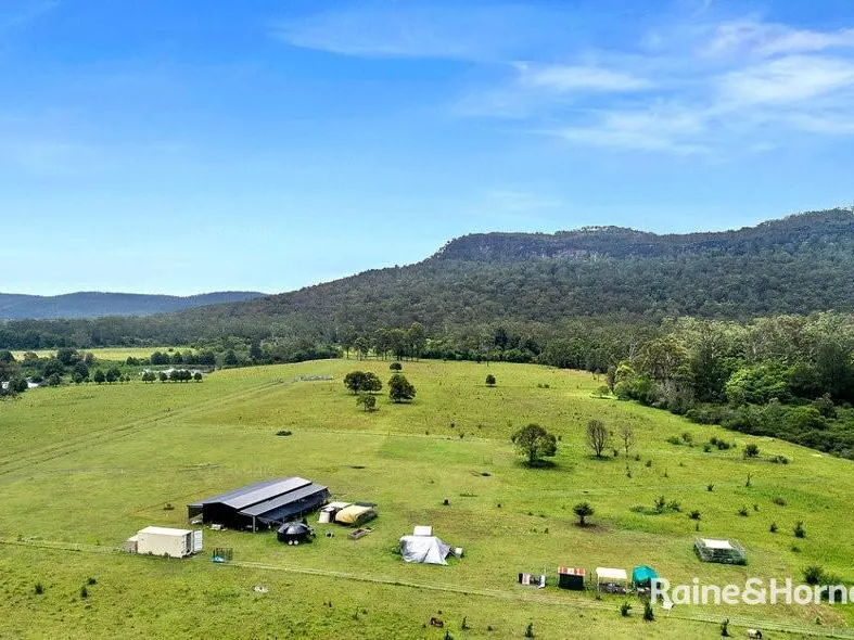 ORARA RIVER FRONTAGE WITH VIEWS OF THE ESCARPMENT