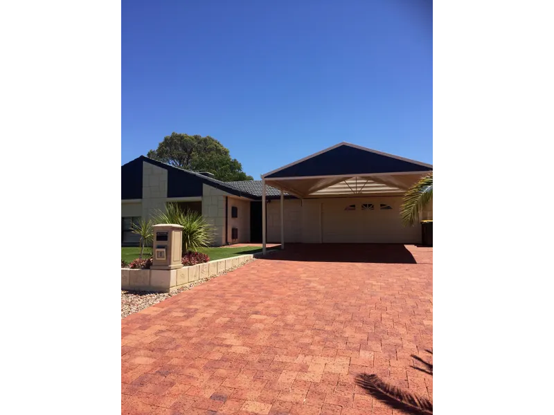 THE BEST ON OFFER - DRIVE THROUGH ACCESS