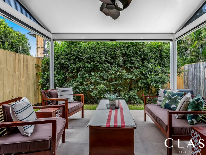 LUXURIOUS TOWNHOME, LIFESTYLE LOCATION, LOW BODY CORPORATE