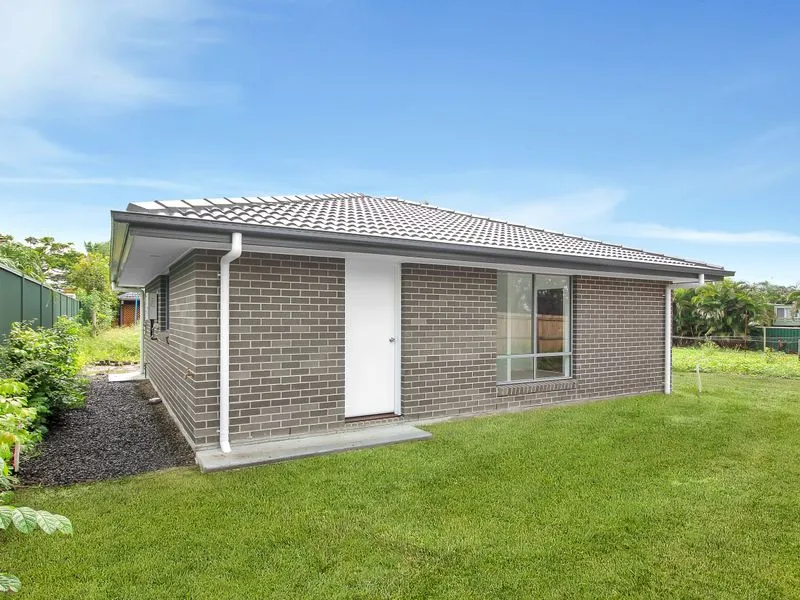 BRAND NEW 2 BED 2 BATH + study Granny Flat