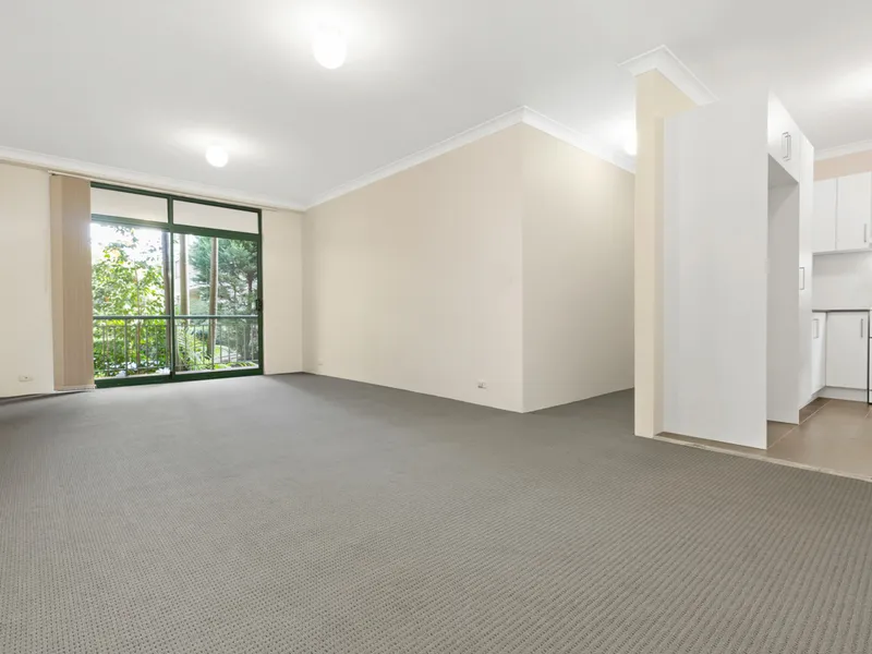 3 BEDROOM UNIT - RENOVATED KITCHEN** OPEN FOR INSPECTION WEDNESDAY 14TH APRIL 3:30 - 3:45PM** CONTACT MARYAM ON 0403 121 866