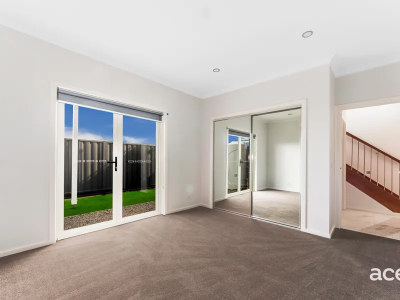 Reverse Living with Great Views!