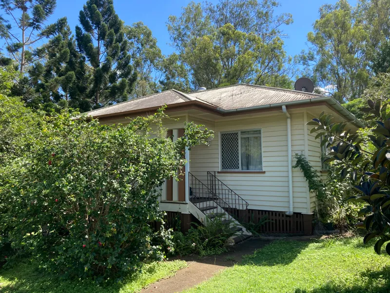 BUDGET BUY - INVESTOR OR FIRST HOME BUYER - BIG 890M2 BLOCK